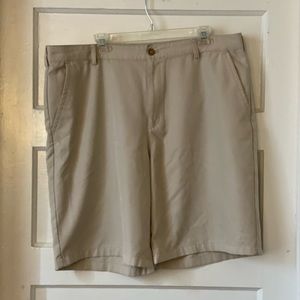 Izod Golf Classic Khaki Shorts Size 40